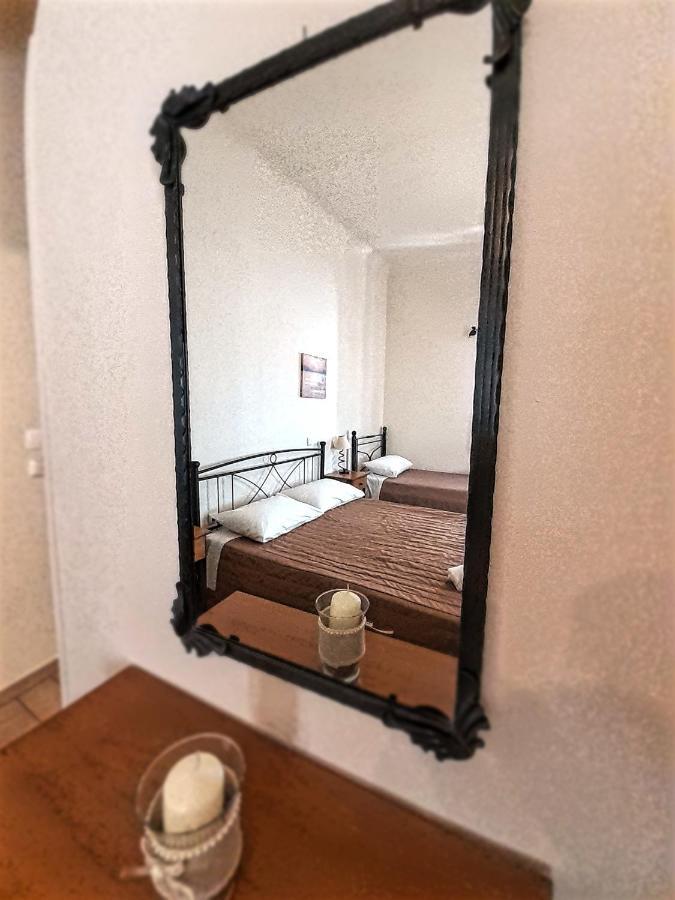 Central 9 Rooms Ermoupoli Exterior photo