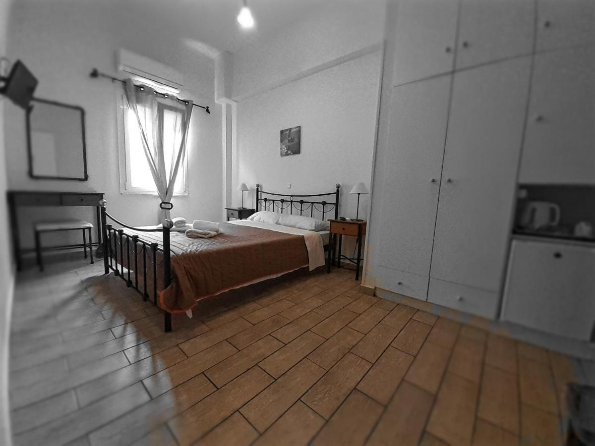 Central 9 Rooms Ermoupoli Exterior photo