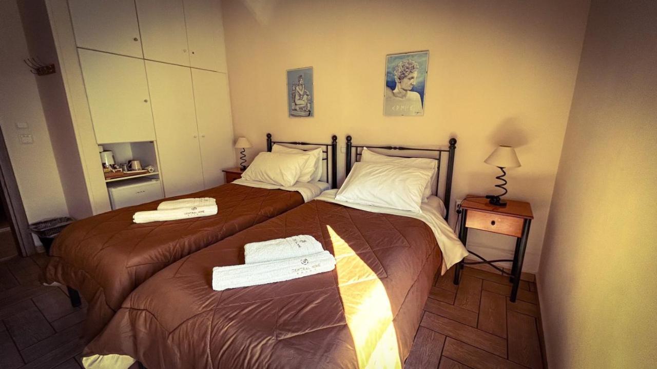 Central 9 Rooms Ermoupoli Exterior photo