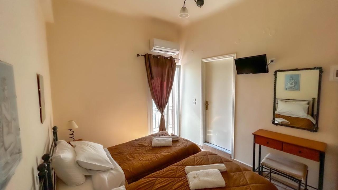 Central 9 Rooms Ermoupoli Exterior photo