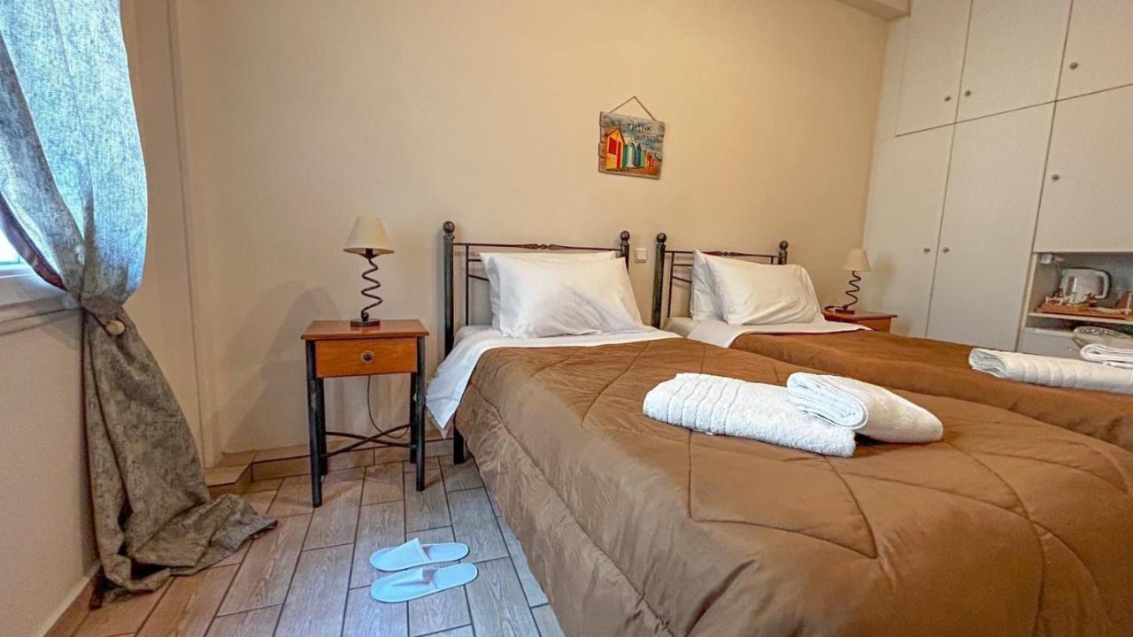 Central 9 Rooms Ermoupoli Exterior photo