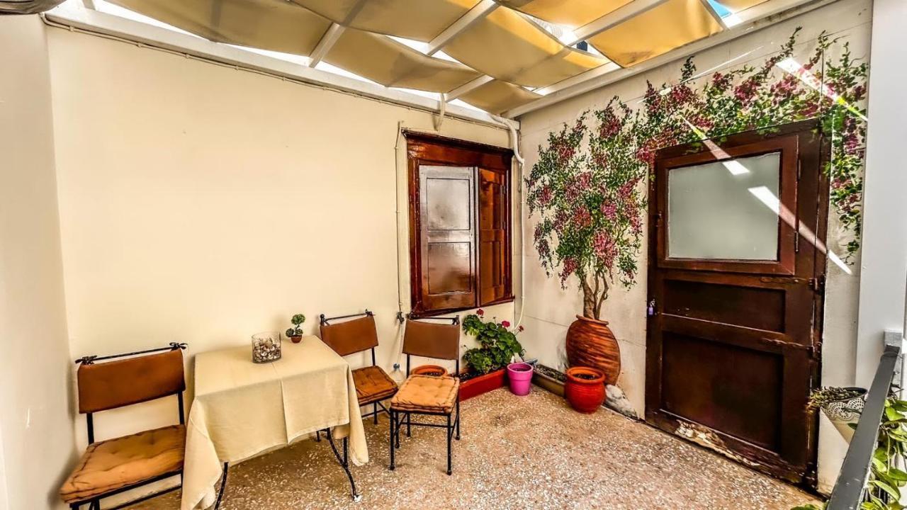 Central 9 Rooms Ermoupoli Exterior photo
