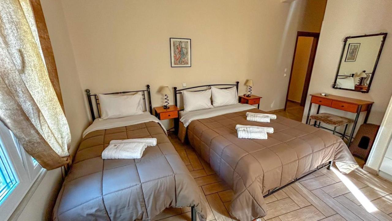 Central 9 Rooms Ermoupoli Exterior photo