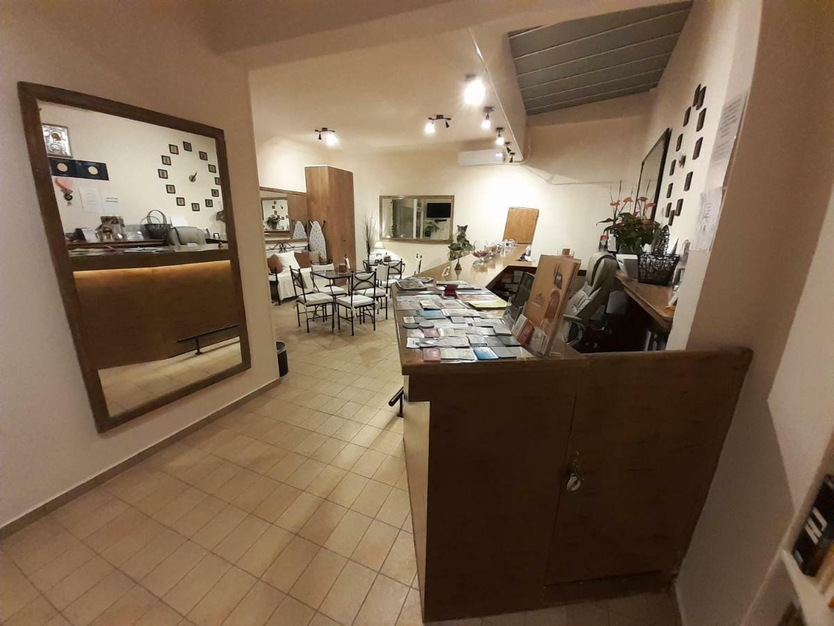 Central 9 Rooms Ermoupoli Exterior photo